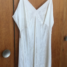 Load image into Gallery viewer, Vintage silk dress, size M