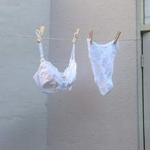 Load image into Gallery viewer, Vintage cotton bra+slip